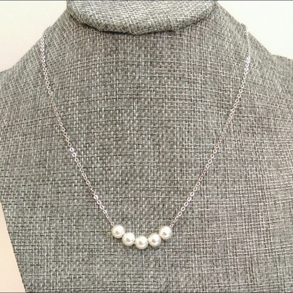 NEW Harriet Ave Jewels 5 Faux Pearl Chain Necklace - Picture 3 of 5